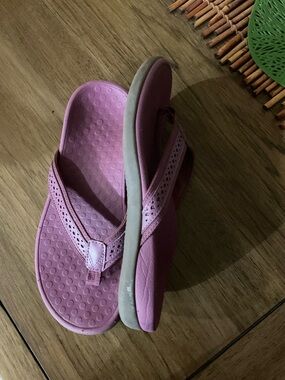 Vionic Tide Perf Women's Thong Flip Flops Sandals Size 7,